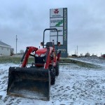 **** NEW TRADE ***** USED COMPACT TRACTOR - LOW HOURS