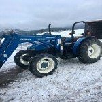 TN 75 NewHolland tractor. 4x4 with loader